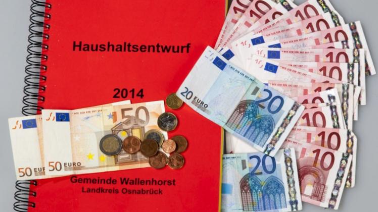 Wider Erwarten rechnet Wallenhorsts Kämmerin Annegret Rethmann für das laufende Jahr mit einem Haushalts-Minus von rund 520000 Euro. Wider Erwarten rechnet Wallenhorsts Kämmerin Annegret Rethmann für das laufende Jahr mit einem Haushalts-Minus von rund 520000 Euro.