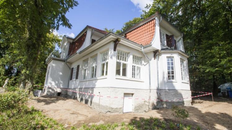 Für mehr als eine Million Euro verwandelte die Bohnenkamp-Stiftung die zur Bruchbude verkommene Villa Hecker zurück in ein Schmuckkästchen. 