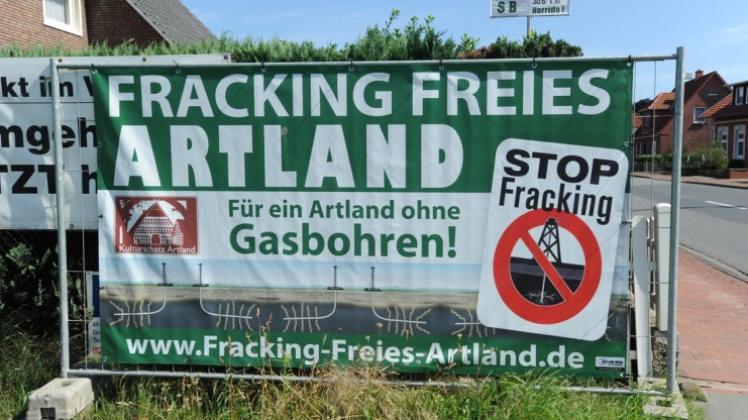 Die
Interessengemeinschaft Fracking-freies Artland sieht keinen Grund zur Sorglosigkeit und plant weitere Aktionen. Die
Interessengemeinschaft Fracking-freies Artland sieht keinen Grund zur Sorglosigkeit und plant weitere Aktionen.
