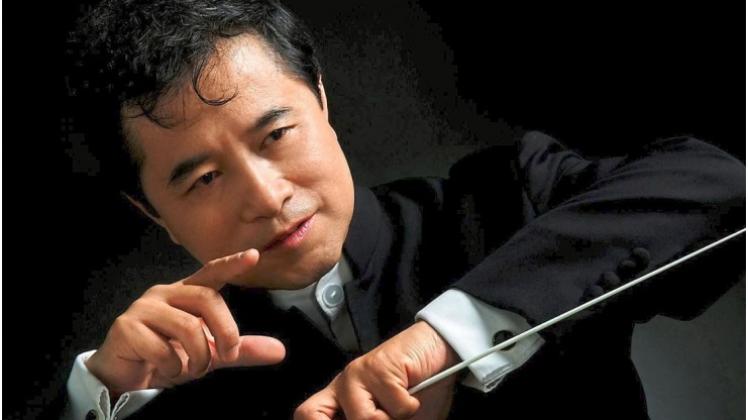Professor Wang Fujian gibt als Vorsitzender und künstlerischer Leiter die musikalische Richtung des Shanghai Chinese Orchestra vor. Am 5. Februar ist das Orchester in der Gutsscheune Varrel mit dem großen Chinesischen Neujahrskonzert zu Gast. 