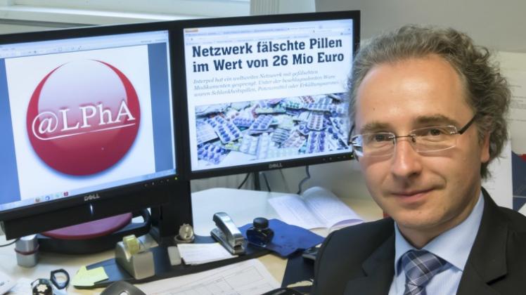 Strafrechtsprofessor Arndt Sinn von der Universität Osnabrück koordiniert den Forschungsverbund gegen Arzneimittelkriminalität (Alpha). 