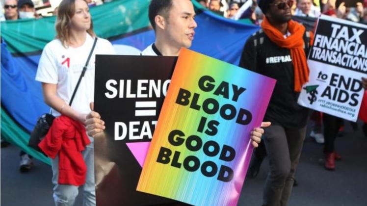 Demonstrationszug fordert anlässlich der Welt-Aids-Konferenz in Melbourne mehr Toleranz. 