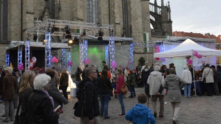 Bei der Osnabrücker Kulturnacht ließ sich auf dem Marktplatz erleben, wie kindgerecht Vordemberge-Gildewart sein kann. 