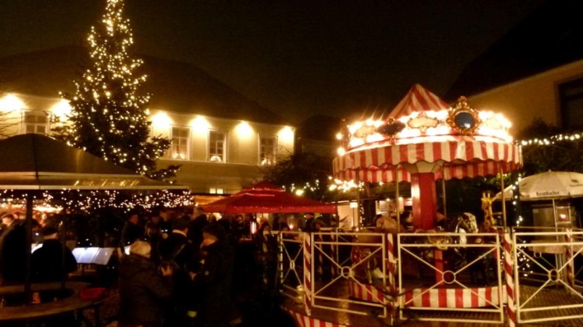 Bad Iburg Kleiner Weihnachtsmarkt am NOZ