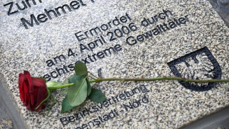 Ein Gedenkstein in Dortmund erinnert an Mehmet Kubasik, eines der mutmaßlichen Opfer des NSU. 