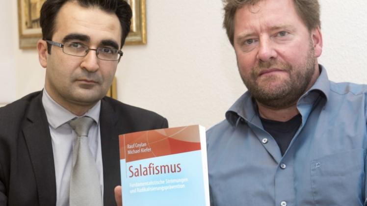 Die Osnabrücker Islamexperten Rauf Ceylan und Michael Kiefer kritisieren in ihrem Buch „Salafismus“ das empirische Entwicklungsland Deutschland und wollen als Reaktion auf dieses Forschungsdefizit an der der Uni Osnabrück eine Arbeitsstelle Radikalisierungsprävention etablieren. 
