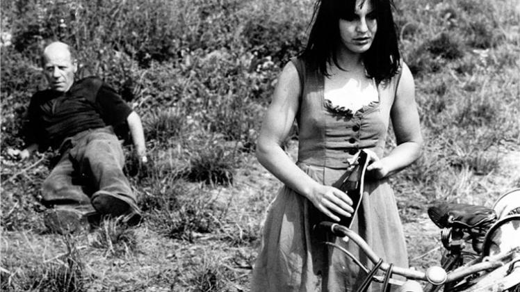 
              Für einen handfesten Skandal sorgte 1969 der Film „Jagdszenen aus Niederbayern“, der das Landleben nicht von seiner idyllischen, sondern von der hässlichen Seite zeigte. 