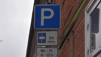 Kütiner Straße - hier darf eine halbe Stunde geparkt werden
