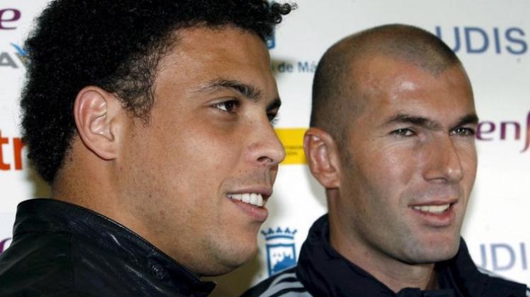 Ronaldo (l) und Zinedine Zidane organisieren das «Spiel gegen die Armut».