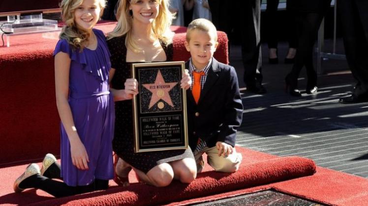 Reese Witherspoon hat ihre Kinder Ava und Deacon mitgebracht. Reese Witherspoon hat ihre Kinder Ava und Deacon mitgebracht.