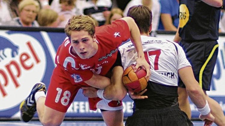 Nicht aufhalten lassen wollen sich die Zweitliga-Handballer der HSG Nordhorn-Lingen – hier Eigengewächs Alex Terwolbeck (l.) – im ersten Saisonspiel vor heimischer Kulisse. 