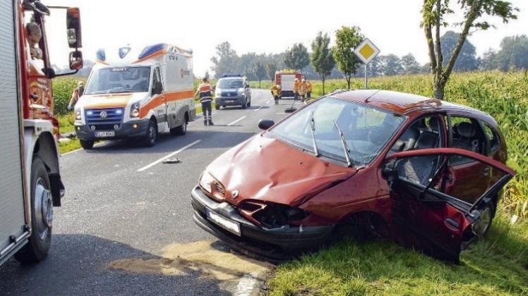 Im Wrack dieses Wagens zog sich ein 72-jähriger Autofahrer tödliche Verletzungen zu.