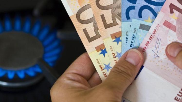 Zum Jahreswechsel müssen sich viele Verbraucher auf höhere Gaspreise einstellen. Zum Jahreswechsel müssen sich viele Verbraucher auf höhere Gaspreise einstellen.
