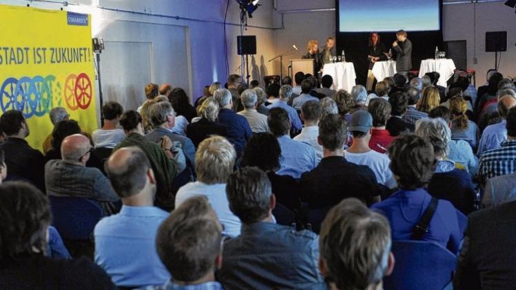 Wie können Kreative leer stehende Räume nutzen? Diese Frage stellten sich die Teilnehmer der Podiumsdiskussion in der ehemaligen Winkelhausenkaserne. 