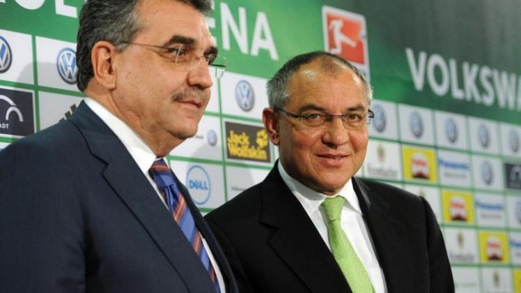 Francisco Garcia Sanz (l) steht voll hinter Trainer Felix Magath. Francisco Garcia Sanz (l) steht voll hinter Trainer Felix Magath.
