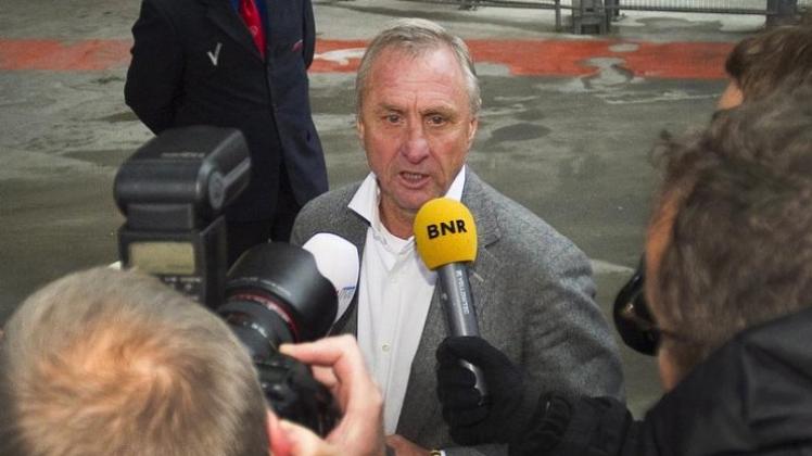 Der ehemalige niederländische Fußball-Star Johan Cruyff hat die Rassismusvorwürfe von sich gewiesen. 