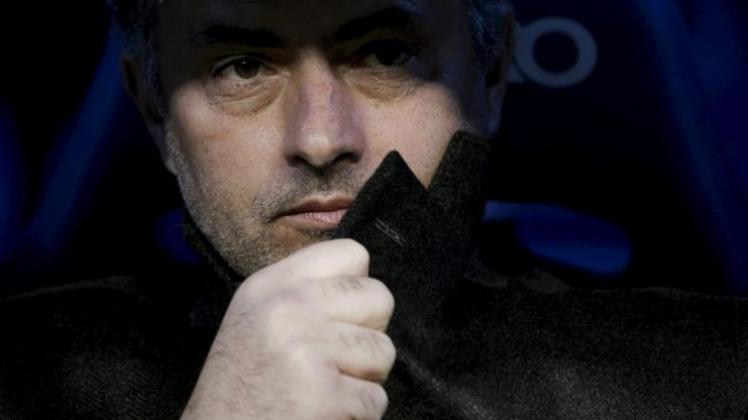 Fürst der Finsternis? Jose Mourinho hat den vorweihnachtlichen Frieden bei Real gestört. Fürst der Finsternis? Jose Mourinho hat den vorweihnachtlichen Frieden bei Real gestört.