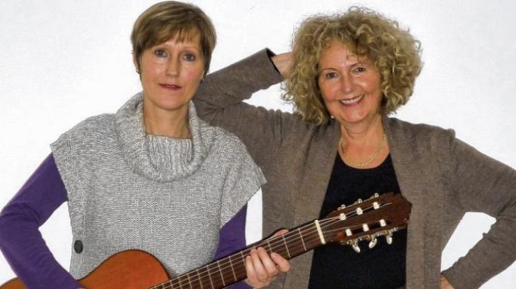 Einen bunten Mix an geistlichen und weltlichen Liedern aus zwei Jahrzehnten musikalischen Schaffens bieten Rita Münstermann (links) und Elke Gotthardt heute an. 