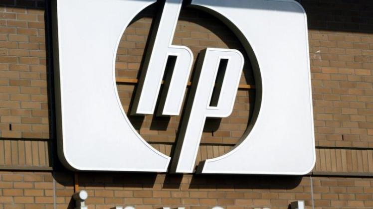 Das Firmenlogo an der deutschen Zentrale des Computerherstellers Hewlett Packard (hp) in Böblingen.