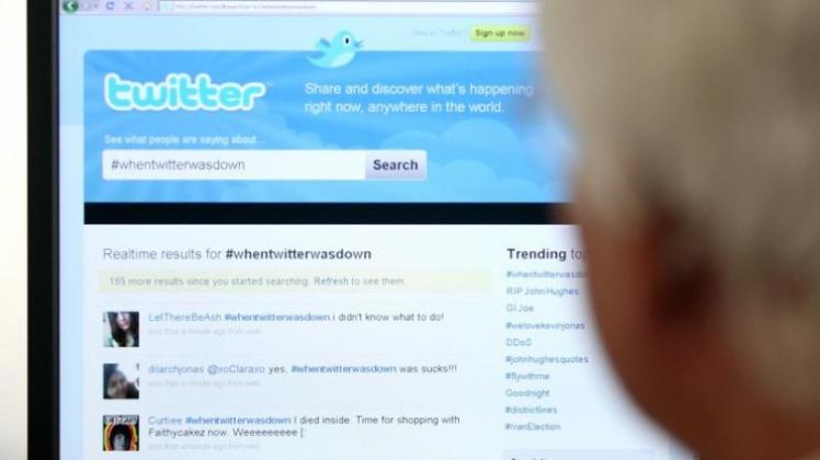 Der Internet-Kurznachrichtendienst Twitter wird nach einer neuen Finanzierungsrunde mit 3,7 Milliarden Dollar bewertet.