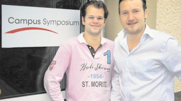 Ehrenamtliche Helfer beim Campus Symposium: Stephan Meier (links) aus Osnabrück und Moritz Gausepohl aus Dissen. 