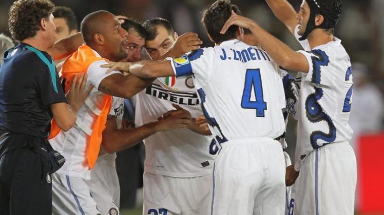 Die Spieler von Inter Mailand jubeln nach dem Treffer zum 2:0.