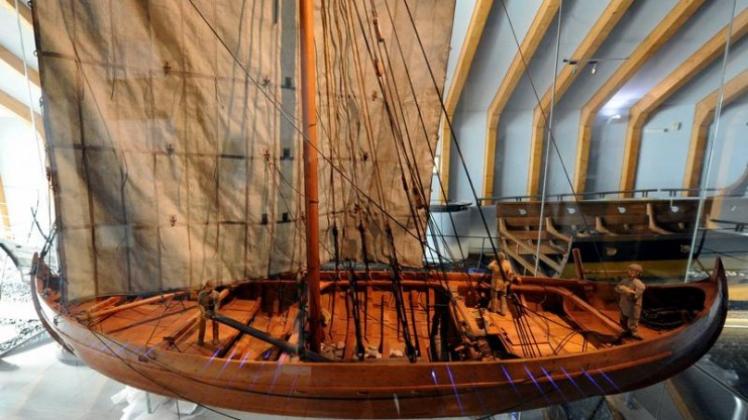 Dieses Modell eines Wikingerbootes ist Teil des neu gestalteten Wikingermuseums in Haithabu.