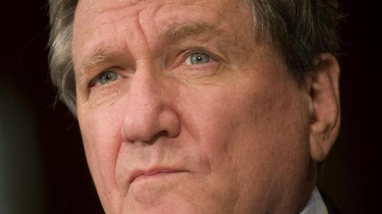 Richard Holbrooke, US-Sondergesandter für Afghanistan und Pakistan, ist tot. Richard Holbrooke, US-Sondergesandter für Afghanistan und Pakistan, ist tot.