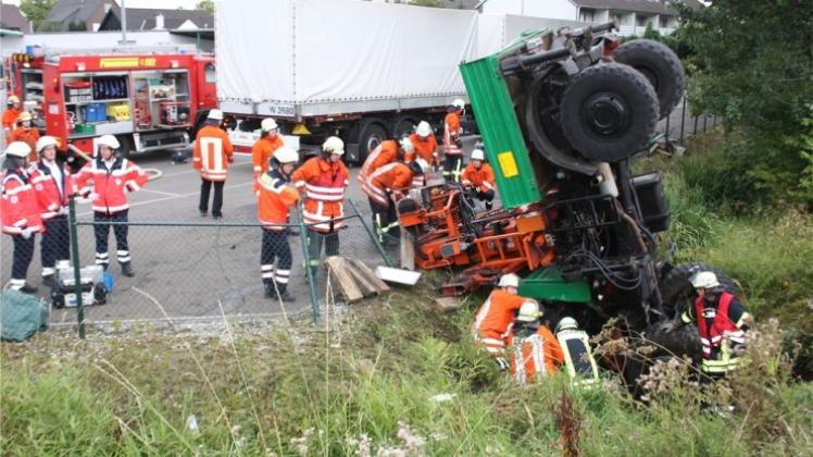 Unfall In Melle: Unimog Flog Durch Die | NOZ