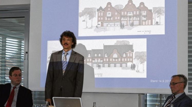 Sein Investitionsvorhaben stellte Willy Lückmann (Mitte) selbst kurz im Bauausschuss vor. Links Bürgermeister Jan Peter Bechtluft, rechts Stadtbaurat Dirk Landeck. Sein Investitionsvorhaben stellte Willy Lückmann (Mitte) selbst kurz im Bauausschuss vor. Links Bürgermeister Jan Peter Bechtluft, rechts Stadtbaurat Dirk Landeck.