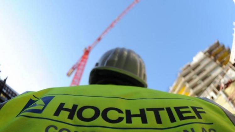Ein Mitarbeiter von Hochtief auf der Baustelle der Elbphilharmonie in Hamburg.