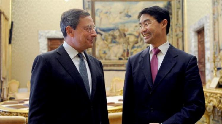 Topthema Eurokrise: Bundeswirtschaftsminister Philipp Rösler traf Italiens Notenbankchef Mario Draghi. Topthema Eurokrise: Bundeswirtschaftsminister Philipp Rösler traf Italiens Notenbankchef Mario Draghi.