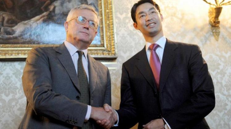 Bundeswirtschaftsminister Rösler während seines Treffens mit dem italienischen Finanzminister Tremonti. Bundeswirtschaftsminister Rösler während seines Treffens mit dem italienischen Finanzminister Tremonti.