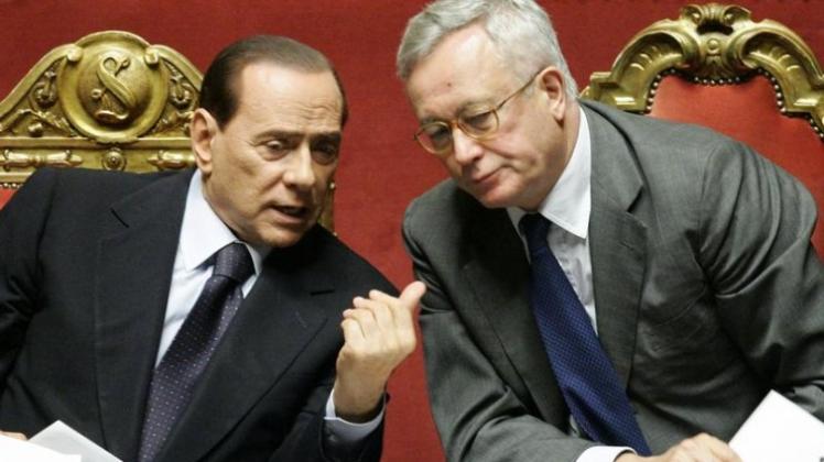 Premier Silvio Berlusconi und Finanzminister Giulio Tremonti im Senat in Rom (Archiv). Premier Silvio Berlusconi und Finanzminister Giulio Tremonti im Senat in Rom (Archiv).