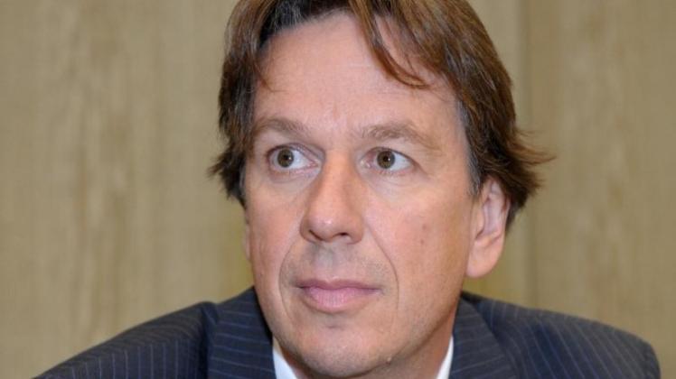 Jörg Kachelmann ist angeklagt, seine Ex-Freundin mit einem Messer bedroht und vergewaltigt zu haben. Er bestreitet die Vorwürfe. (Archivbild) Jörg Kachelmann ist angeklagt, seine Ex-Freundin mit einem Messer bedroht und vergewaltigt zu haben. Er bestreitet die Vorwürfe. (Archivbild)