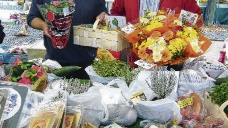Erntedankfest auf dem Wochenmarkt. Erntedankfest auf dem Wochenmarkt.