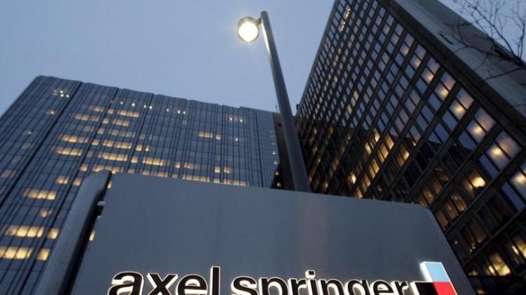 Springer-Gebäude in Berlin (Archivfoto vom 17.01.2006): Die Axel Springer AG will Teile der WAZ-Gruppe kaufen.