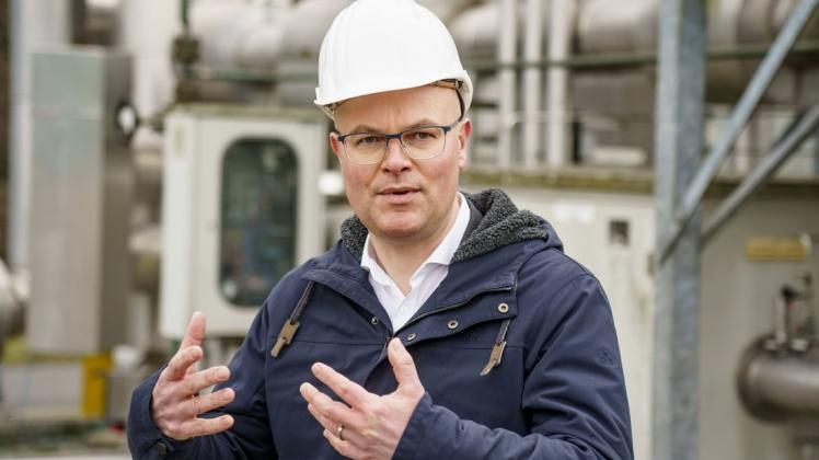Tobias Goldschmidt, Energiewende-Staatssekretär, hat mit Experten in Schleswig-Holstein über mögliche Gas-Lieferengpässe und deren Folgen beraten.