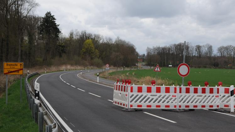 Derzeit gilt noch: Durchfahrt verboten. Sperrung B218 in Venne