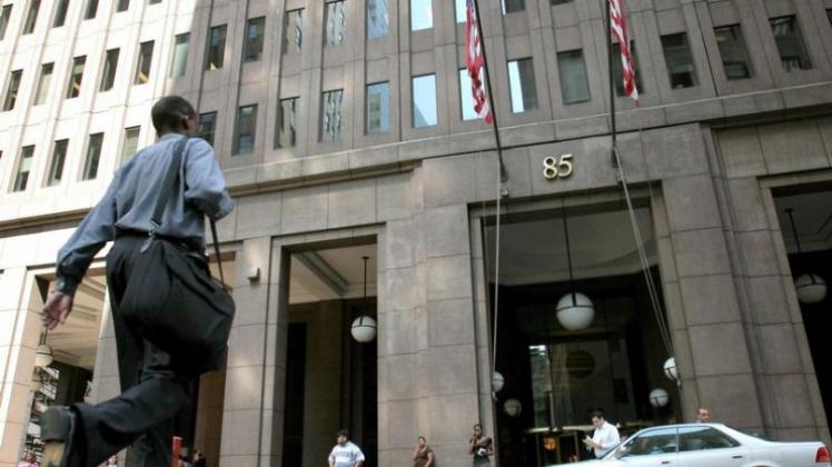 Die US-Bank Goldbank Sachs reagiert auf die Erfahrungen aus der Finanzkrise mit neuen Bonusregeln.