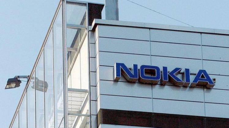Die Zentrale des finnischen Handy Herstellers Nokia in Espoo. Erst vor gut drei Jahren musste Nokia viel Kritik in Deutschland einstecken, als der Handy-Riese die Produktion aus Bochum nach Rumänien verlegte. Jetzt macht auch das rumänische Werk dicht.