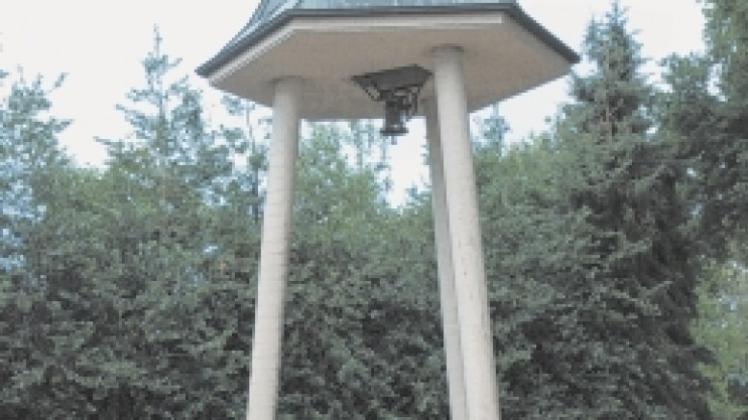Die Glocke in Nordlohne läutet jeweils zum Angelus. Die Glocke in Nordlohne läutet jeweils zum Angelus.