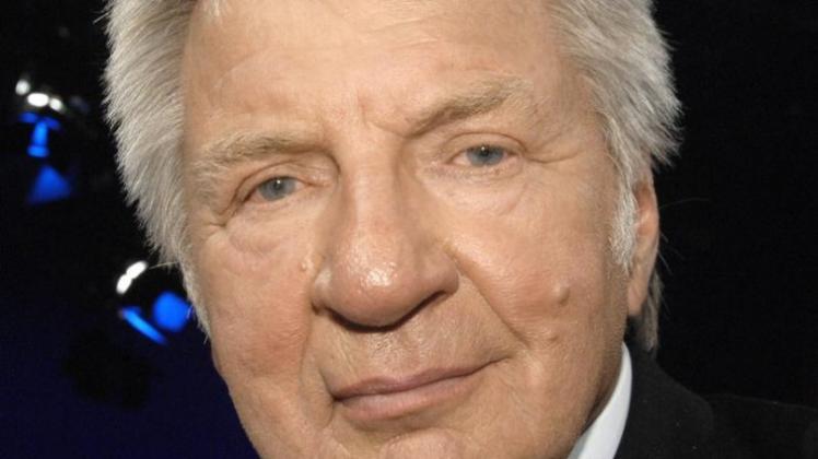 Der Kabarettist WErner Schneyder hat im Alter von 74 Jahren zum zweiten Mal geheiratet. Der Kabarettist WErner Schneyder hat im Alter von 74 Jahren zum zweiten Mal geheiratet.
