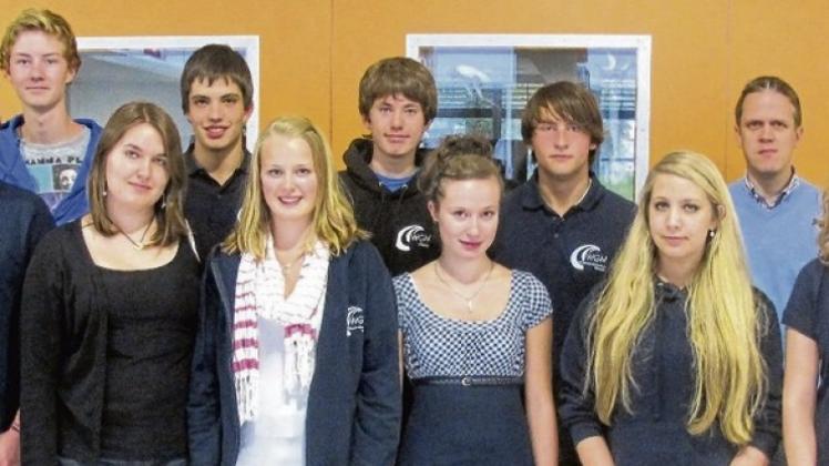 Die Gründungsmitglieder der Schülerfirma WGM Company am Windthorst-Gymnasium Meppen zusammen mit Vertretern ihrer Schule und der EVB. 