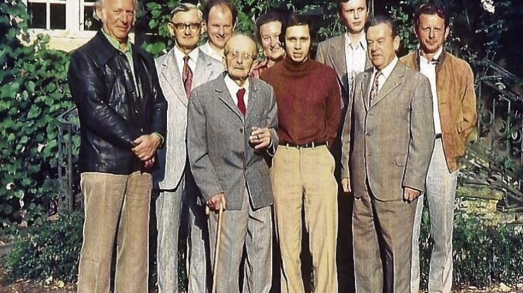 Sie sind Geschichte: Die Vorstandsmitglieder von 1975, vorne (mit Stock) der langjährige Vorsitzende Gustav Werfft.