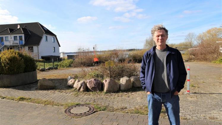Christian Naeve möchte die Hoffnung auf eine Gaststätte am Segelhafen in Stexwig nicht aufgeben.