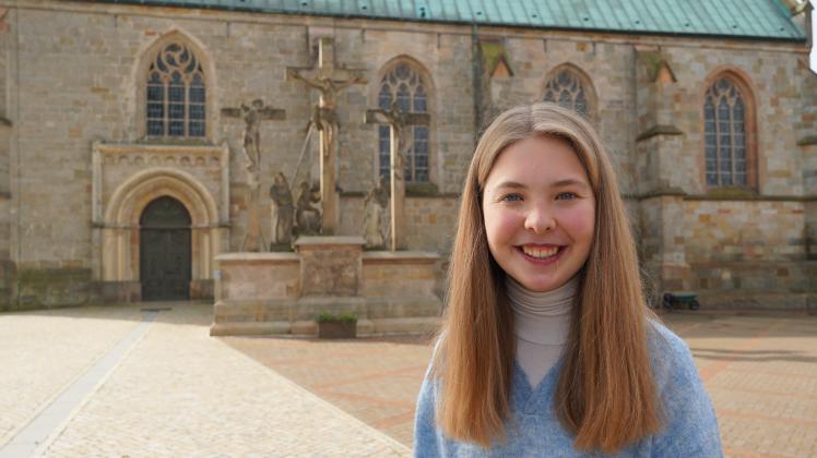 Schülerin Franziska Korte aus Meppen ist in ihrer Kirchengemeinde in Bokeloh sehr aktiv - auch vor Ostern wird sie in den Gottesdienst gehen. 