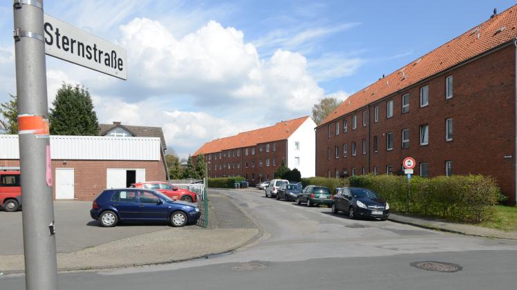Diese Häuser in der Sternstraße 1 bis 9 in Lingen sollen abgerissen werden. Der Investor Pro Urban möchte hier ein Pflegeheim errichten.