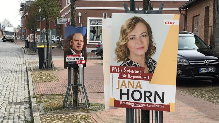 Wahlwerbung in Hagenow in der Langen Straße. Die Entscheidung fällt am 8. Mai.