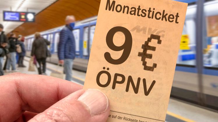 Münchener U-Bahn, Symbolfoto Verbilligung des ÖPNV, Diskussion 9-Euro-Monatsticket, 26.03.2022 DEU, Deutschland, München